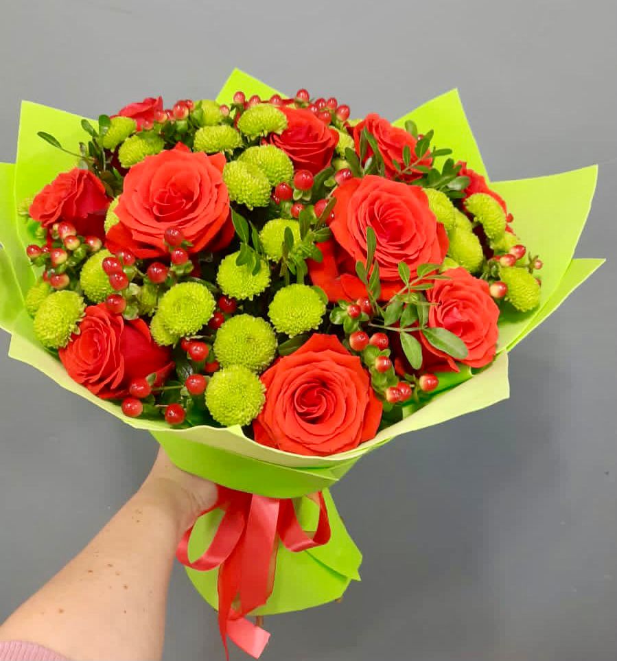 Букет цветов из: Хризантемы и Розы в Зеленоборске