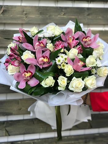 Букет цветов из: Розы и Хризантемы в Зеленоборске