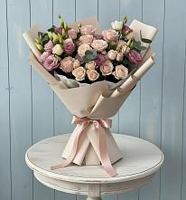 Букет цветов из:  Розы и Лизиантусы в Зеленоборске