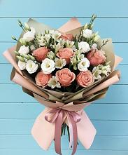 Букет цветов из:  Розы, Альстромерии и Лизиантусы в Зеленоборске