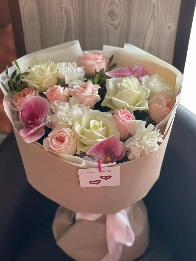 Букет цветов из: Орхидеи, Розы и Гвоздики в Зеленоборске