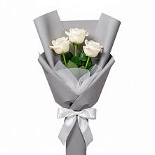 Букет 3 белые розы в Зеленоборске