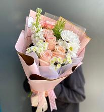 Букет цветов из:  Хризантемы и Розы в Зеленоборске