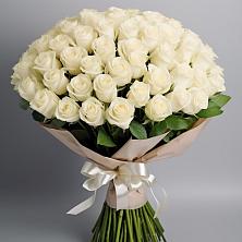 Букет 101 беля роза Белоснежка в Зеленоборске