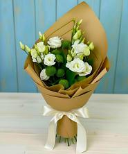 Букет цветов из:  Хризантемы и Лизиантусы в Зеленоборске