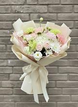 Букет цветов из:  Гвоздики, Розы, Лизиантусы и Хризантемы в Зеленоборске
