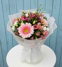 Букет цветов из:  Герберы, Альстромерии и Лизиантусы #REPLACE_PRED# Зеленоборске