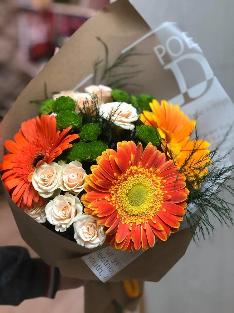 Букет цветов из: Герберы, Хризантемы и Розы в Зеленоборске