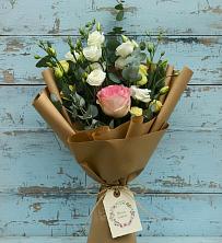Букет цветов из:  Розы и Лизиантусы в Зеленоборске